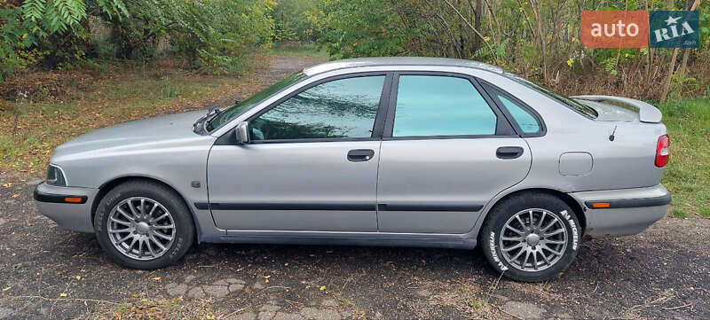 Седан Volvo S40 1997 в Марганце