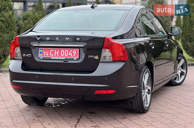 Седан Volvo S40 2012 в 