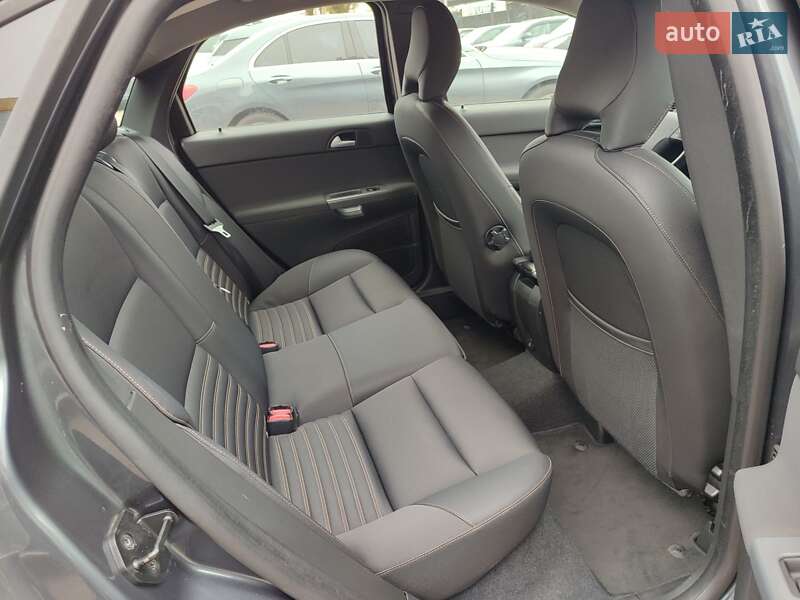 Седан Volvo S40 2011 в Киеве
