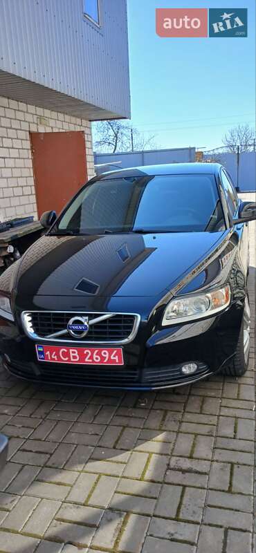 Седан Volvo S40 2012 в 