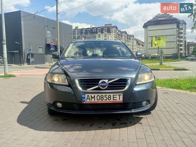 Volvo S40 2011