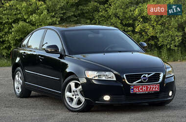 Седан Volvo S40 2012 в 
