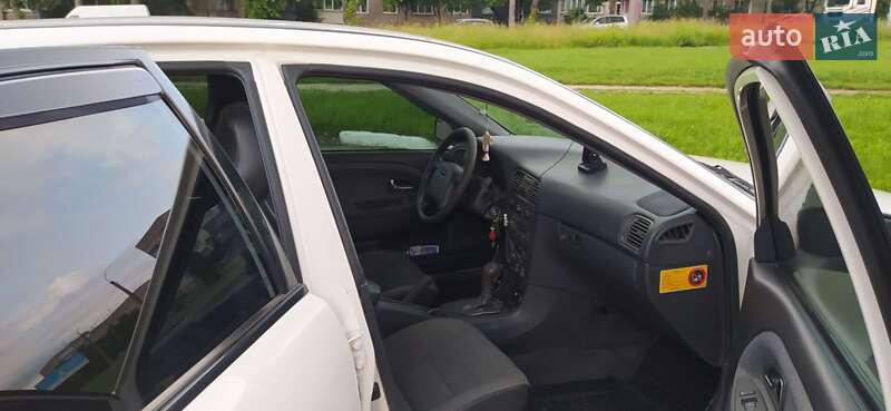Седан Volvo S40 2001 в Ровно