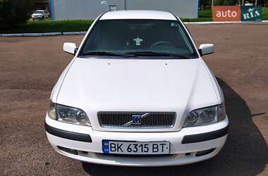 Седан Volvo S40 2001 в Ровно
