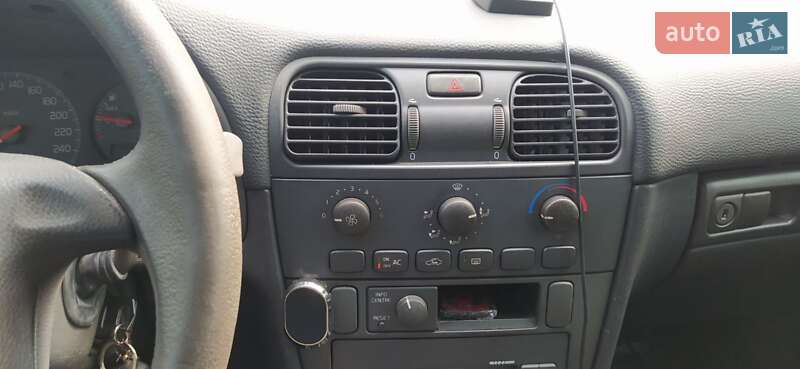 Седан Volvo S40 2001 в Ровно