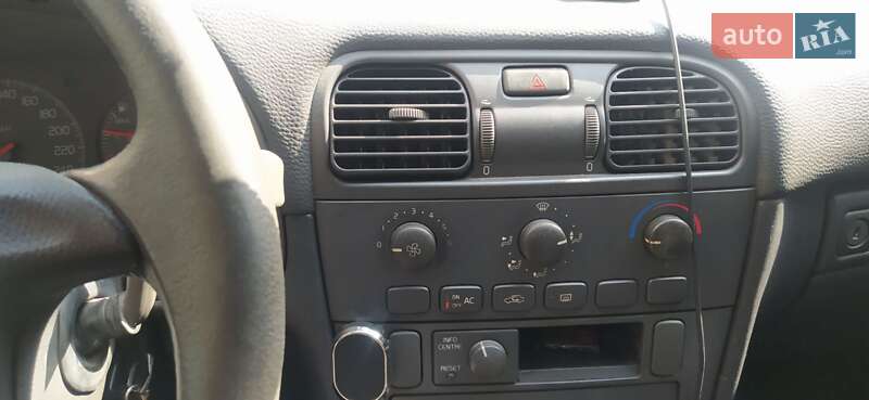 Седан Volvo S40 2001 в Ровно