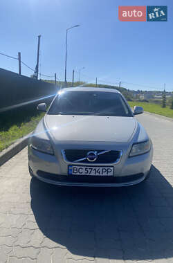 Седан Volvo S40 2010 в Львові