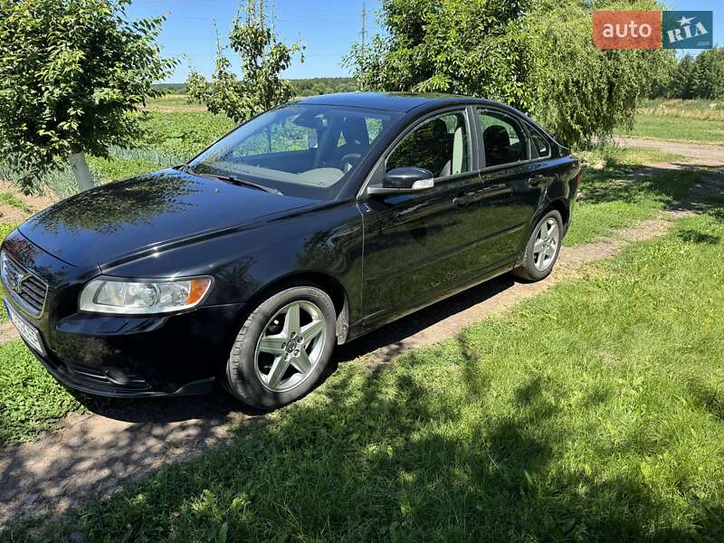 Седан Volvo S40 2008 в Киверцах