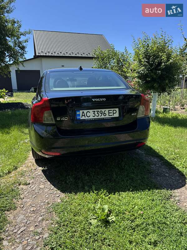 Седан Volvo S40 2008 в Киверцах