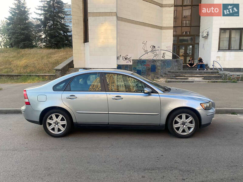 Седан Volvo S40 2006 в Чернигове