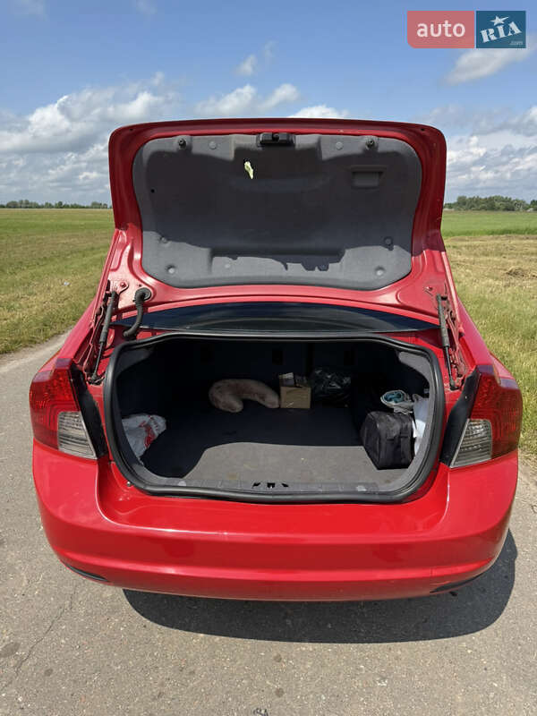 Седан Volvo S40 2010 в Чернигове