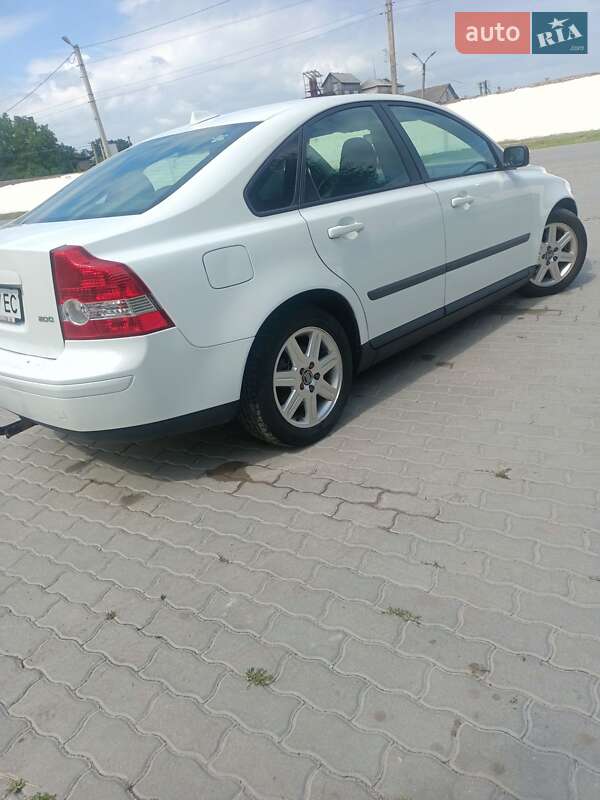 Седан Volvo S40 2005 в Хоросткове