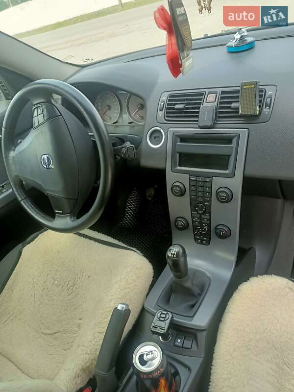 Седан Volvo S40 2005 в Хоросткове