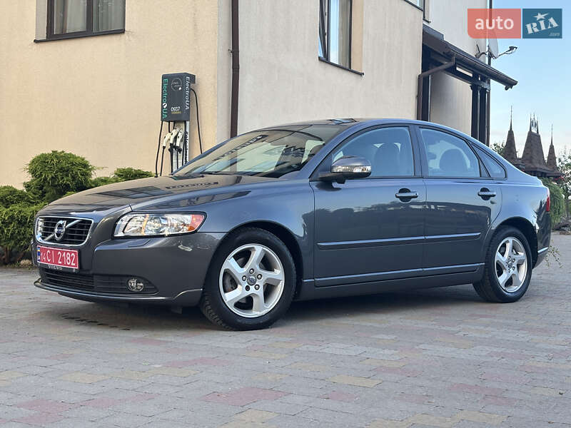 Volvo S40 2011