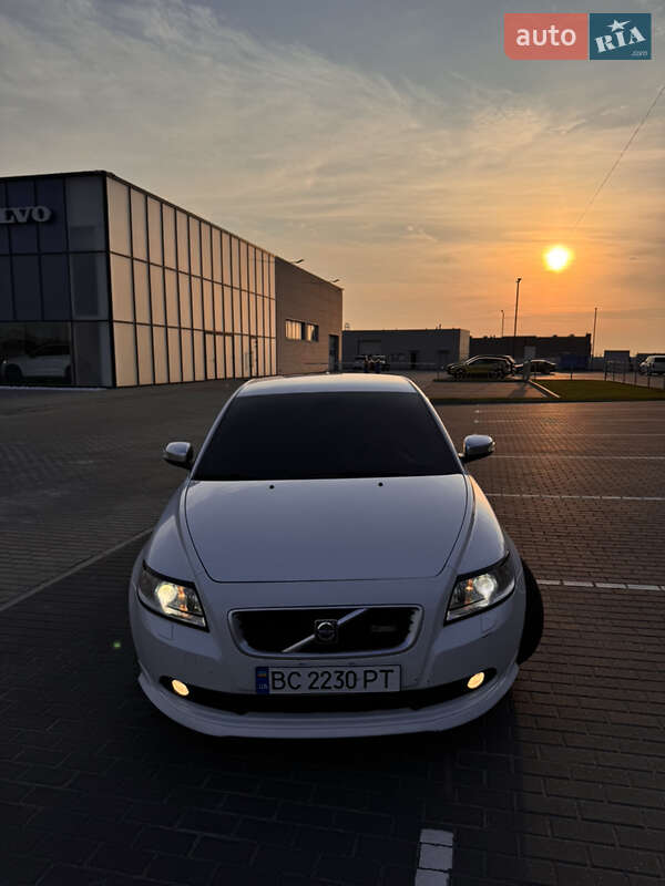 Седан Volvo S40 2008 в Львові