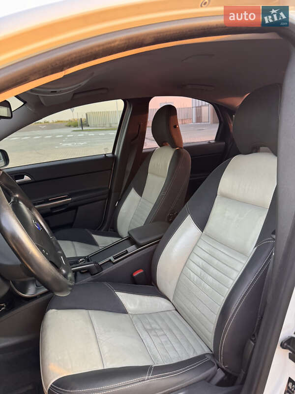 Седан Volvo S40 2008 в Львові