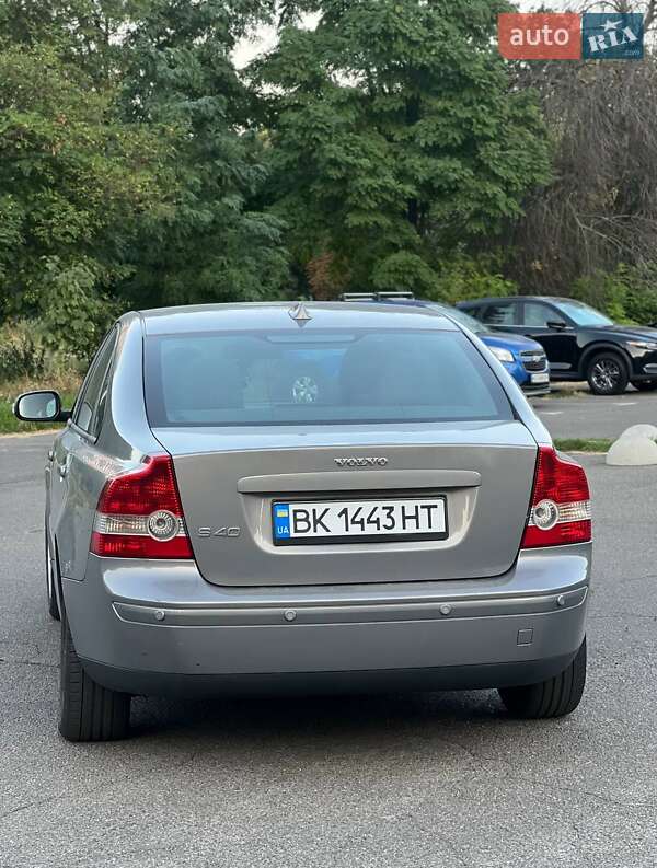 Седан Volvo S40 2006 в Киеве
