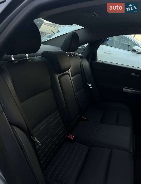 Седан Volvo S40 2006 в Киеве