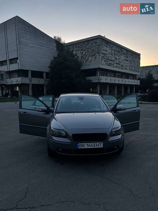 Седан Volvo S40 2006 в Киеве