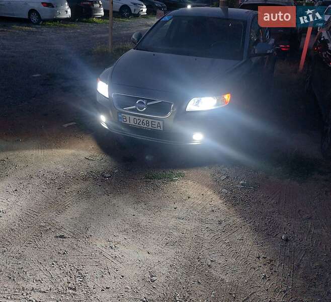 Седан Volvo S40 2010 в Полтаве