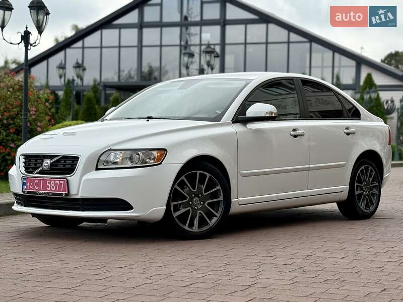 Седан Volvo S40 2010 в Стрые