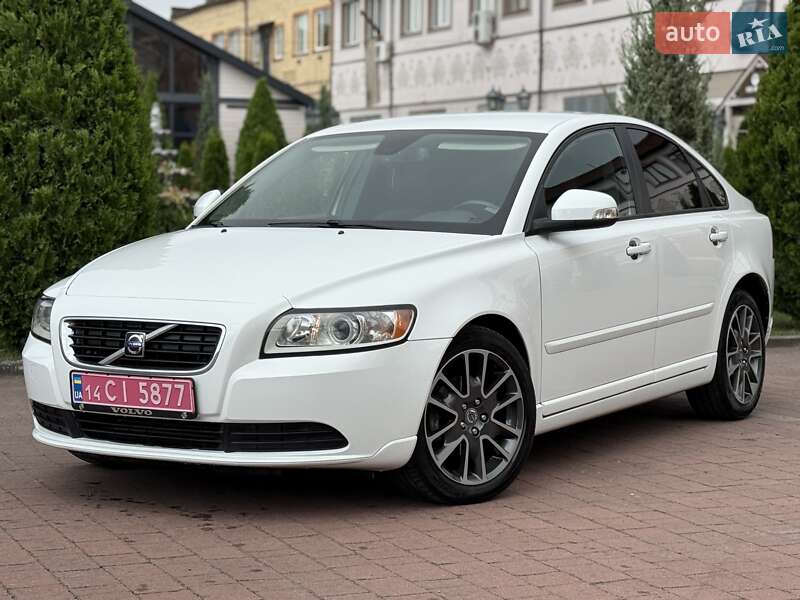 Седан Volvo S40 2010 в Стрые