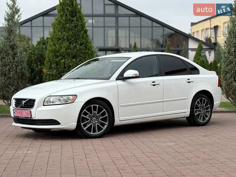 Седан Volvo S40 2010 в Стрые