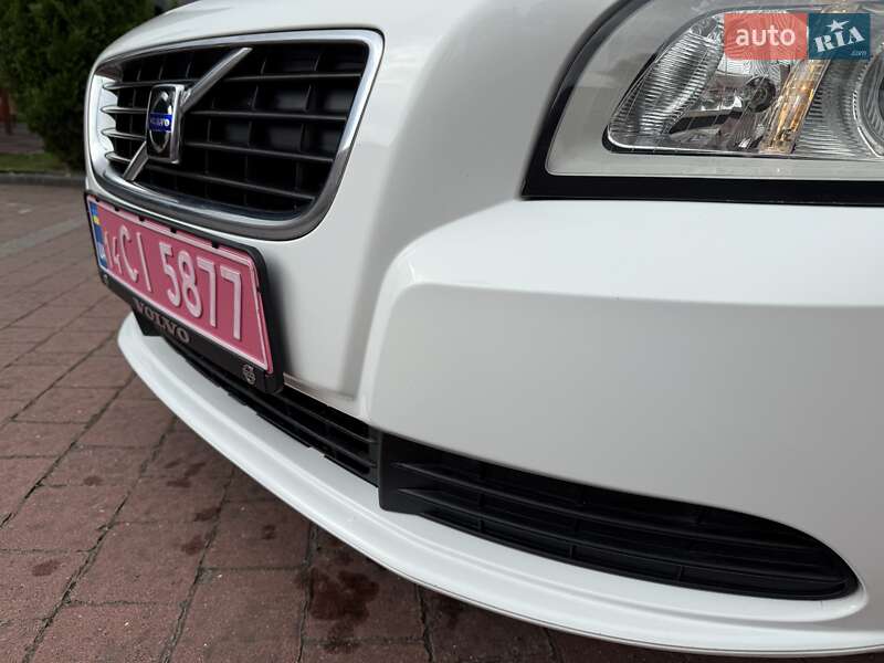 Седан Volvo S40 2010 в Стрые