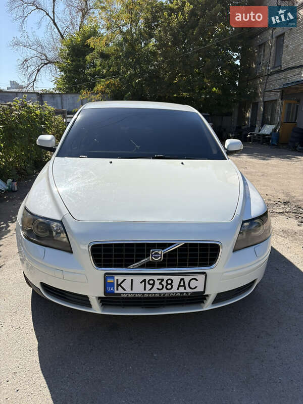 Седан Volvo S40 2006 в Киеве