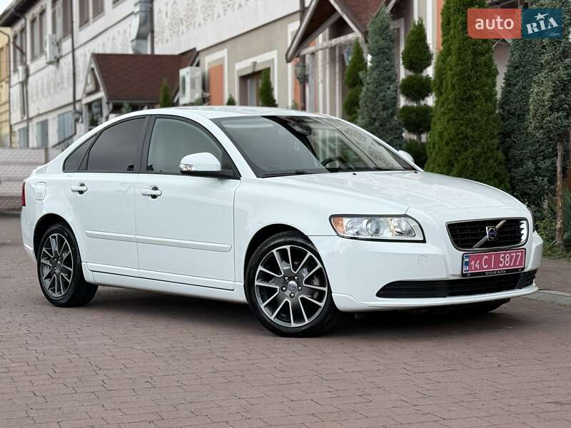 Седан Volvo S40 2010 в Стрые