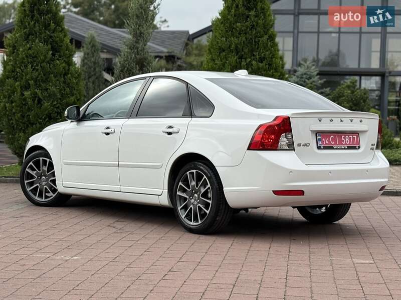 Седан Volvo S40 2010 в Стрые