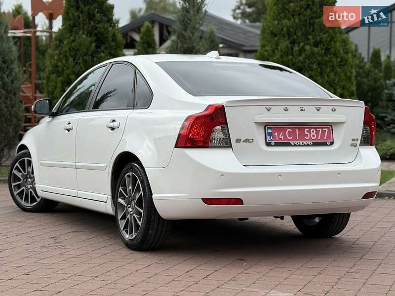 Седан Volvo S40 2010 в Стрые