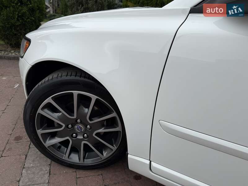 Седан Volvo S40 2010 в Стрые