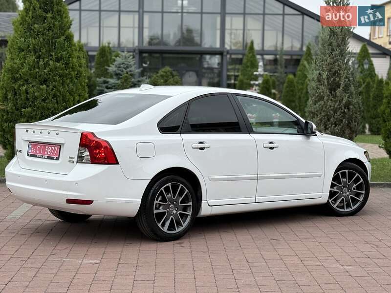 Седан Volvo S40 2010 в Стрые