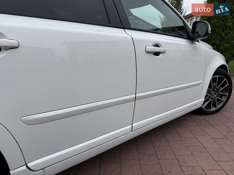 Седан Volvo S40 2010 в Стрые