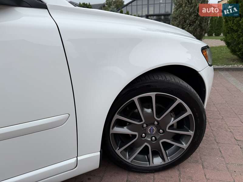 Седан Volvo S40 2010 в Стрые