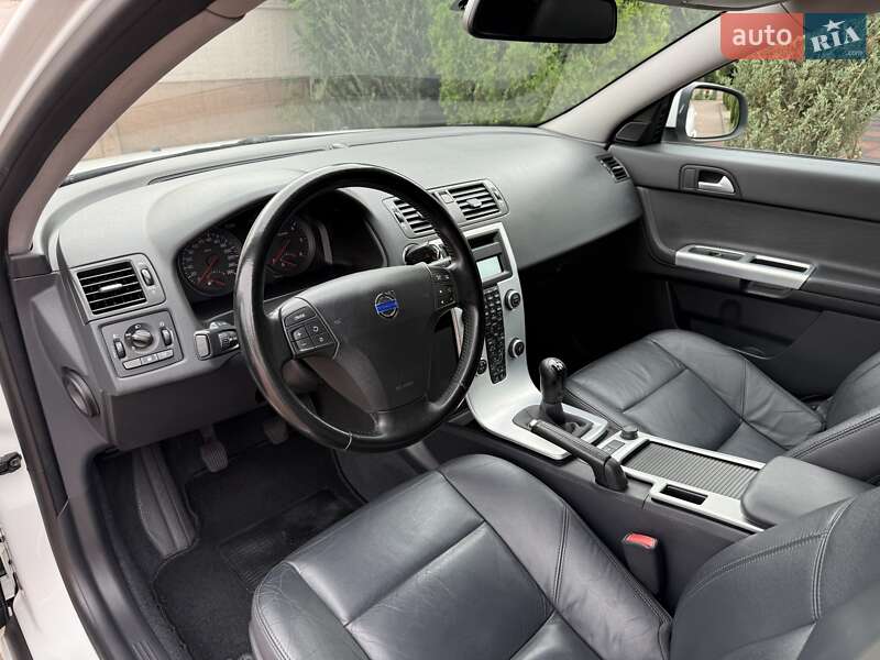 Седан Volvo S40 2010 в Стрые