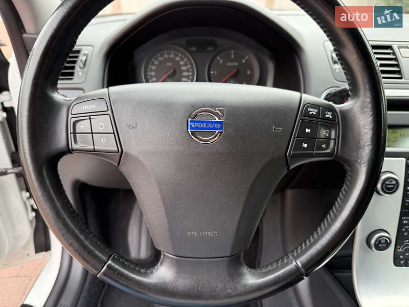 Седан Volvo S40 2010 в Стрые