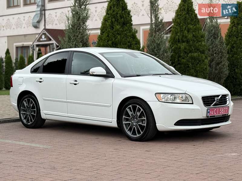 Седан Volvo S40 2010 в Стрые