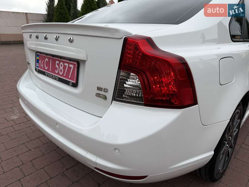 Седан Volvo S40 2010 в Стрые