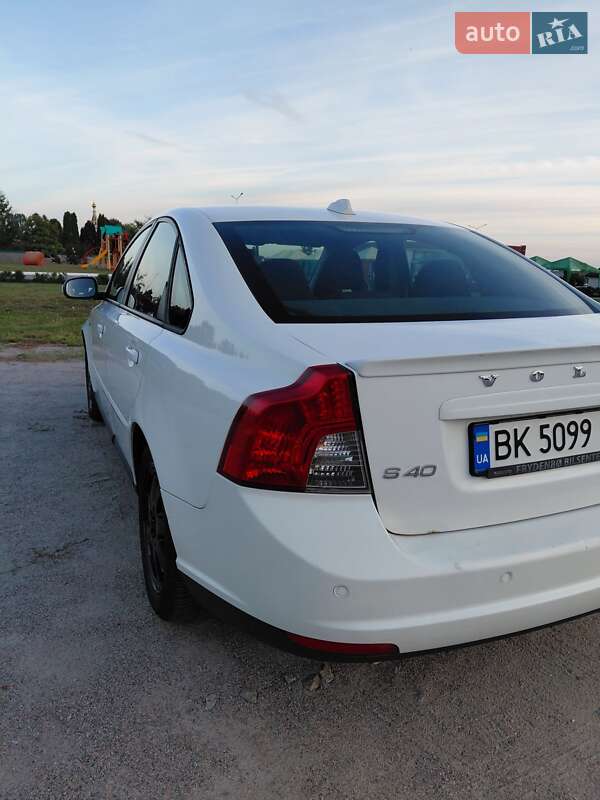 Седан Volvo S40 2009 в Києві