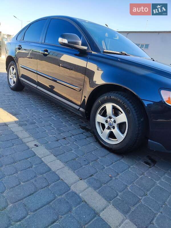 Седан Volvo S40 2010 в Мукачевому