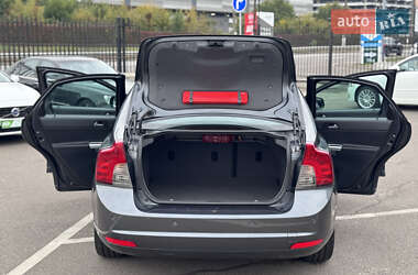 Седан Volvo S40 2012 в 