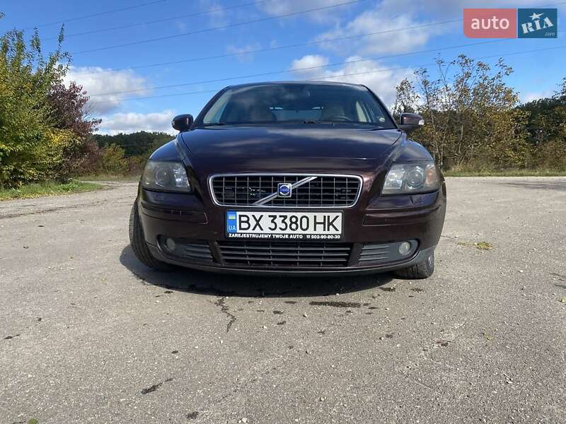 Седан Volvo S40 2006 в Староконстантинове