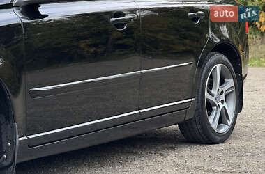 Седан Volvo S40 2012 в 