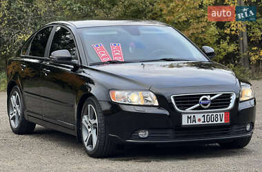 Седан Volvo S40 2012 в 