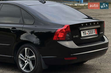 Седан Volvo S40 2012 в 