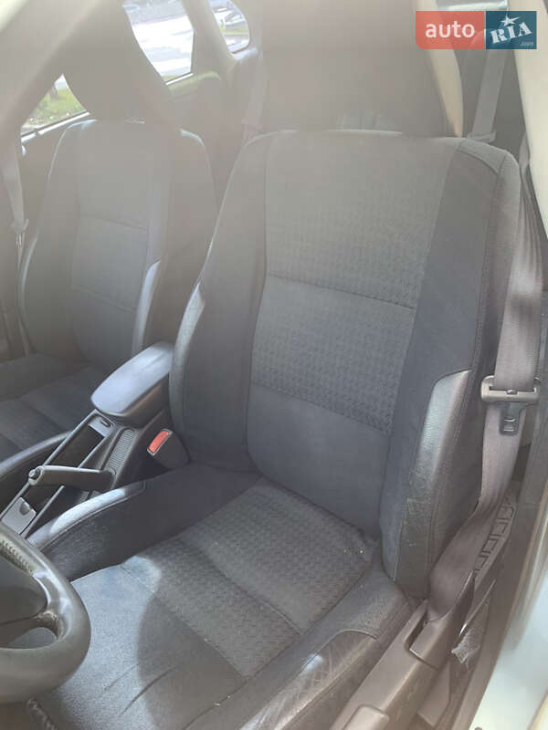 Седан Volvo S40 2003 в Киеве