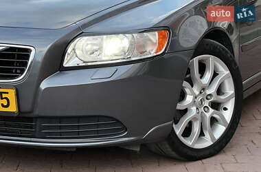 Седан Volvo S40 2011 в  фото 14 Седан Volvo S40 2011 в