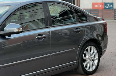 Седан Volvo S40 2011 в  фото 19 Седан Volvo S40 2011 в